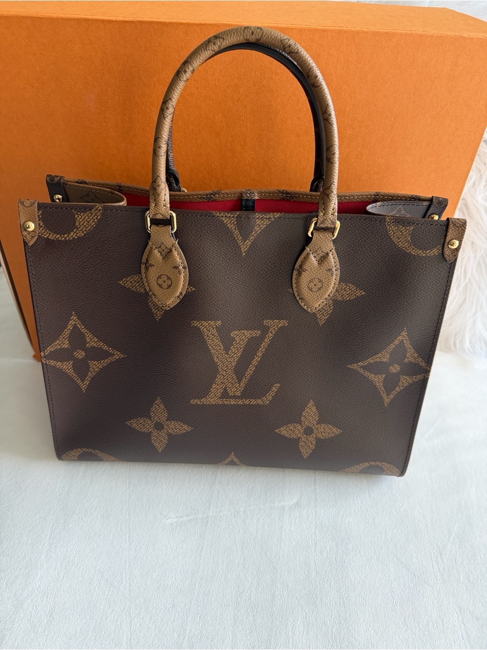 Louis Vuitton OnTheGo MM Authentic Like New w/ Box & Dust Bag